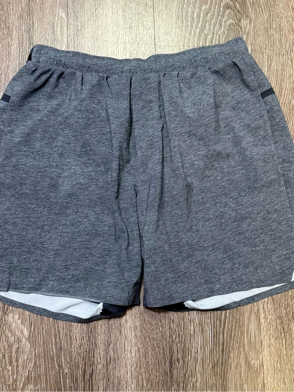 Lululemon License to Train Shorts Mens Sz Large Gray Athletic Running Athleisure
